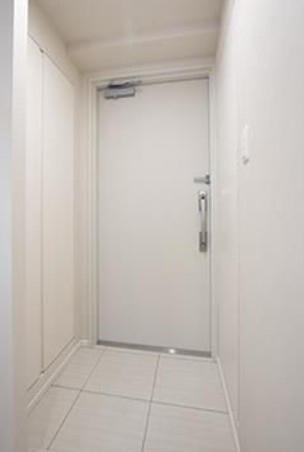 玄関　※別部屋参考写真