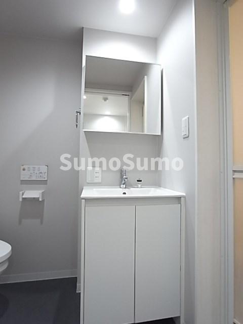 洗面設備　コンパクトで使いやすい洗面所