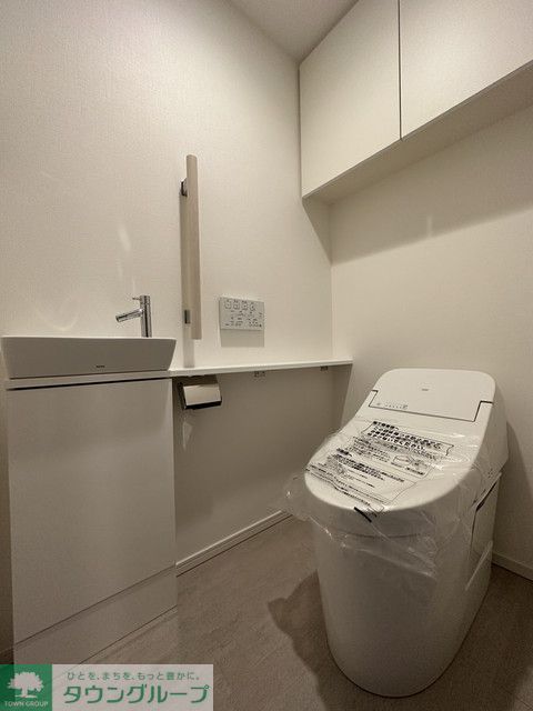 トイレ　※写真は同タイプ住戸です。