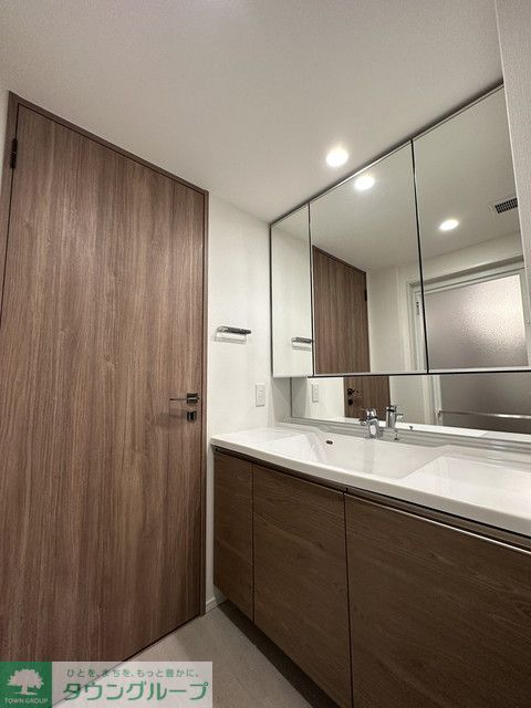 洗面設備　※写真は同タイプ住戸です。