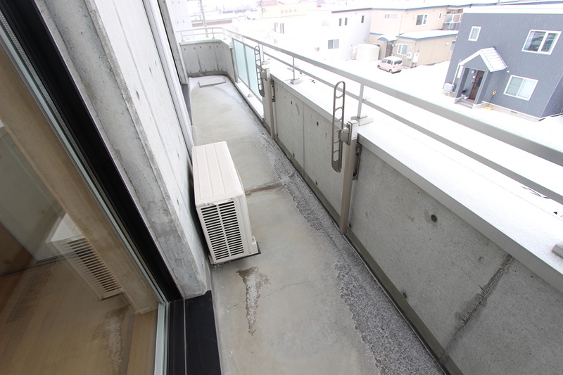 バルコニー　301号室参照