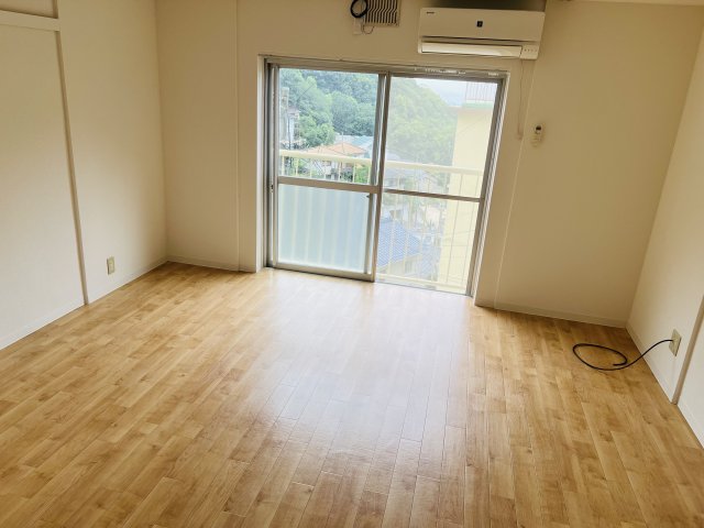 岡本梅林住宅 5号棟の内装写真