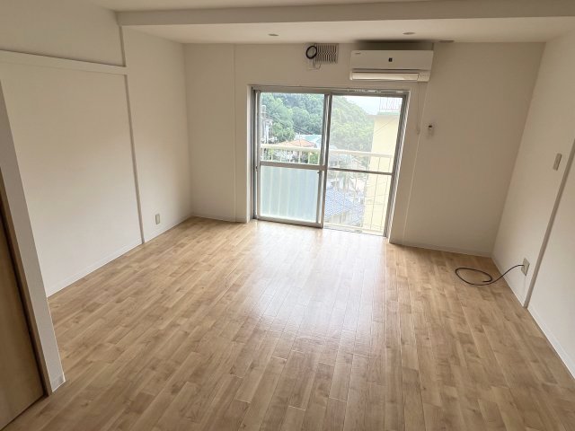 岡本梅林住宅 5号棟の居間写真