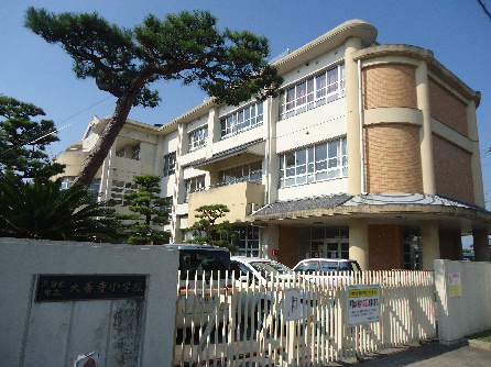 小学校　久留米市立大善寺小学校（小学校）まで2064m