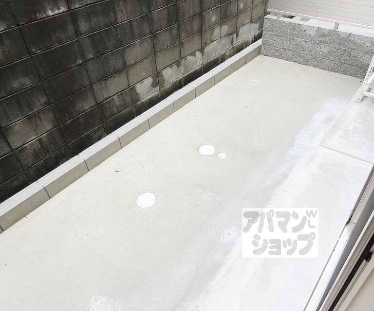 バルコニー　専用庭もあります