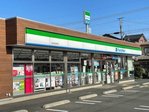 コンビニ　ファミリーマート深谷町店（コンビニ）まで319m