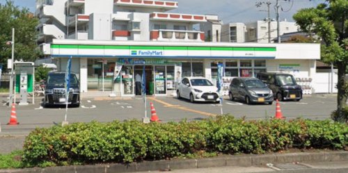 コンビニ　ファミリーマート 豊中小曽根店（コンビニ）まで917m