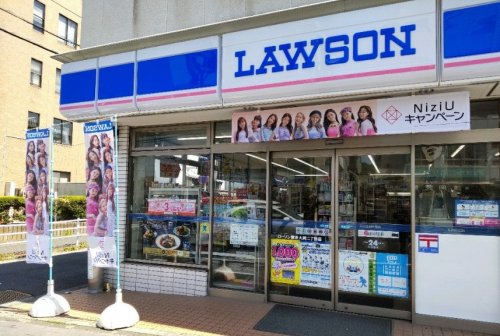 コンビニ　ローソン 横浜大岡二丁目店（コンビニ）まで108m