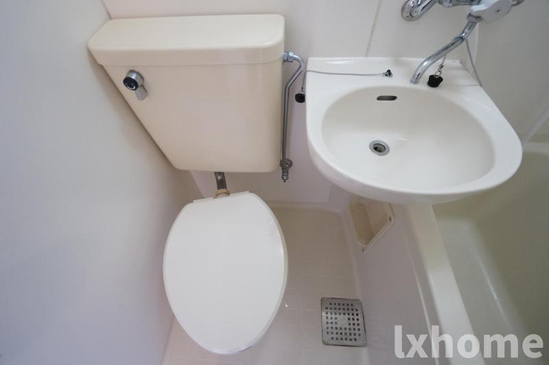 トイレ　落ち着いたトイレです