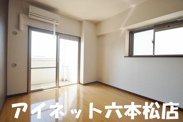居室・リビング　広々としていいですね。