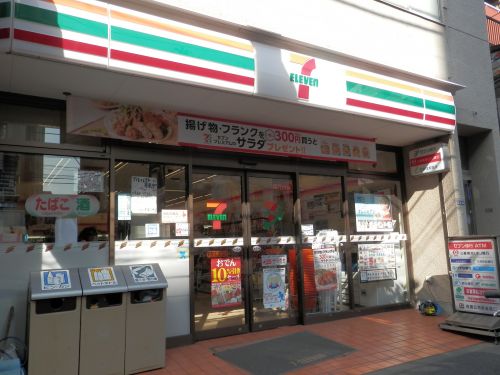 コンビニ　セブン‐イレブン 大島駅前店（コンビニ）まで111m