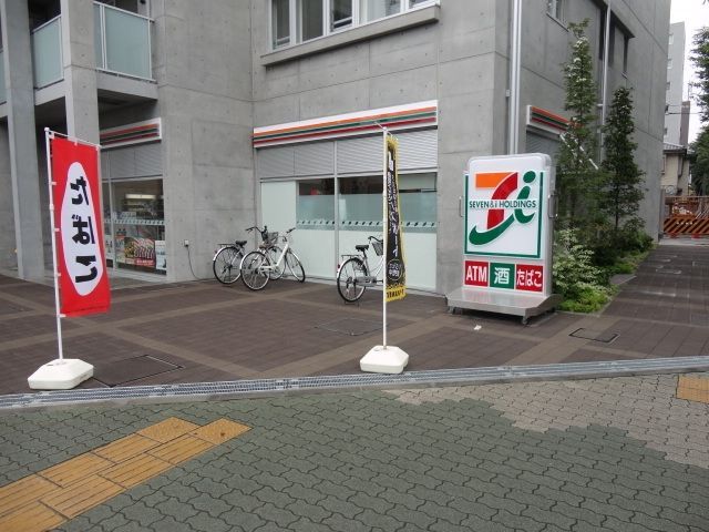 コンビニ　セブンイレブン（コンビニ）まで385m