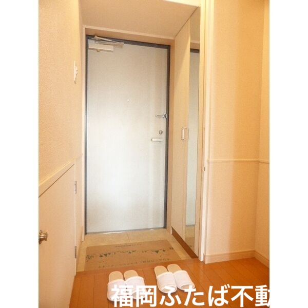 セゾンドール貝塚の玄関写真