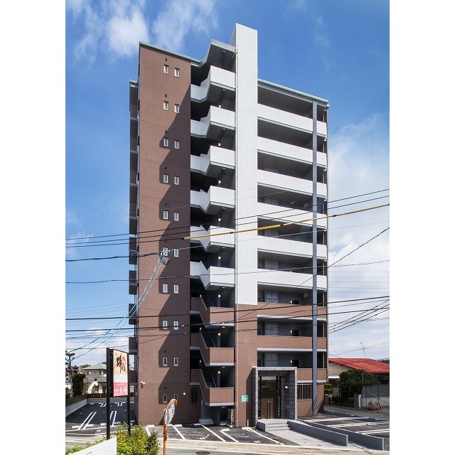 建物外観　地上１０階建　総戸数３８戸♪