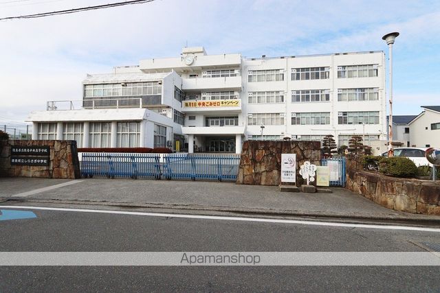 高校・高専　徳島県立中央高校・しらさぎ中学校（高校・高専）まで511m