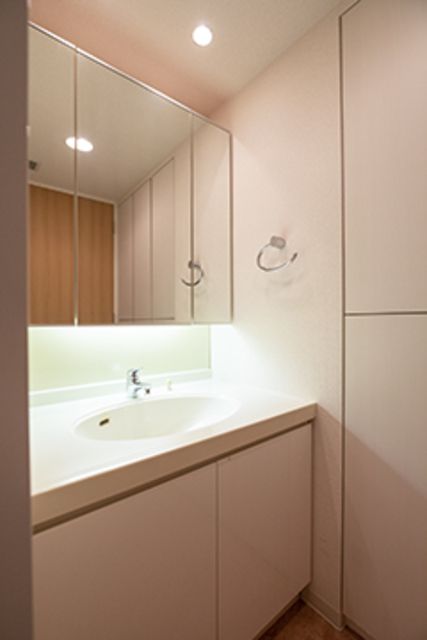洗面設備　※写真は同タイプ住戸です。