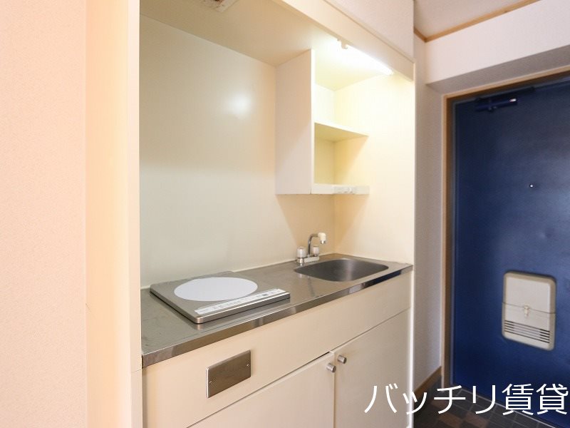 キッチン　別号室タイプの為、現状を優先致します。