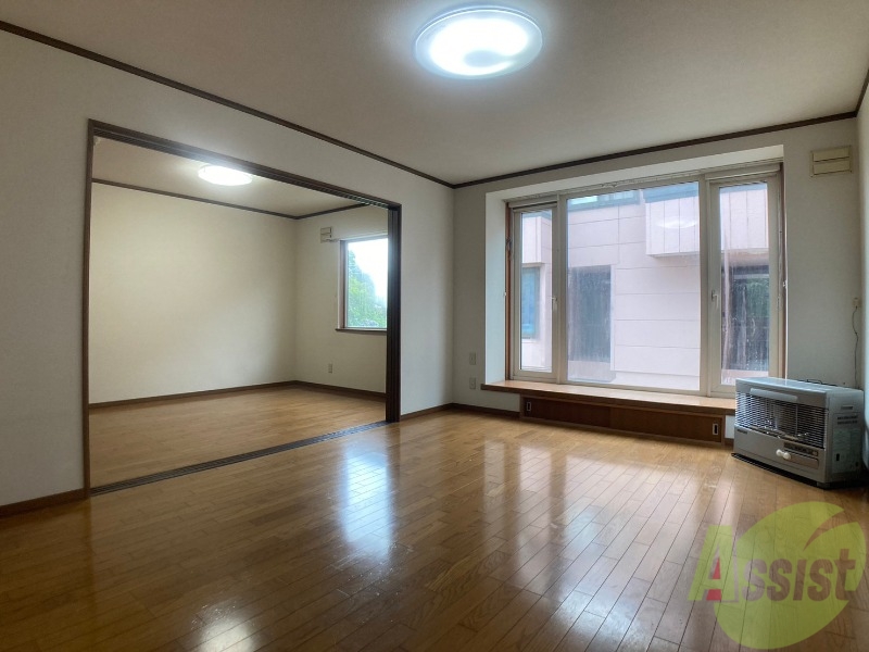 居室・リビング　広くてキレイなお部屋が広がっていて、充実した生活が送れそう。