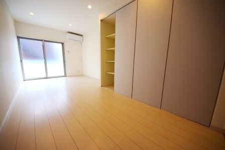 小田急江ノ島線 六会日大前駅 徒歩10分 2階建 築12年の居間写真