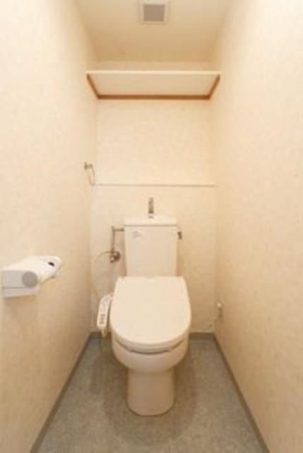 アルテーヌ新横浜のトイレ写真
