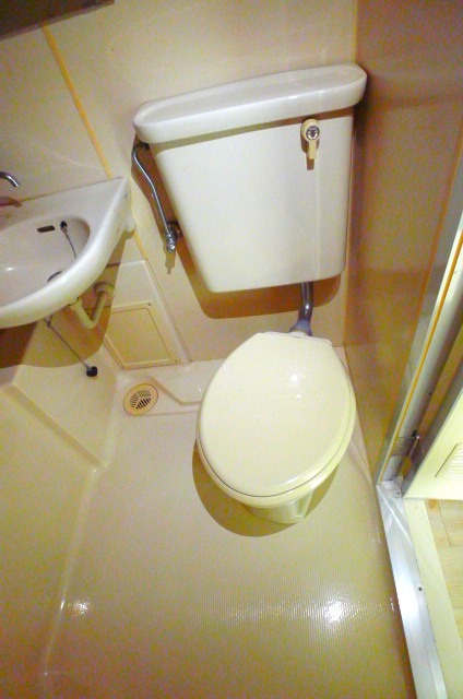 地下鉄桜通線 御器所駅 徒歩3分 4階建 築37年のトイレ写真