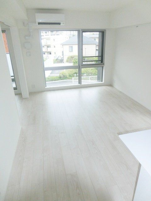 居室・リビング　広々室内です