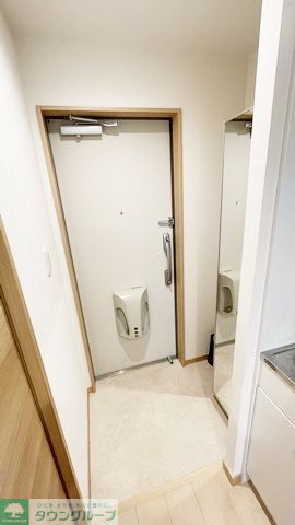 玄関　同タイプの間取り部屋の写真です