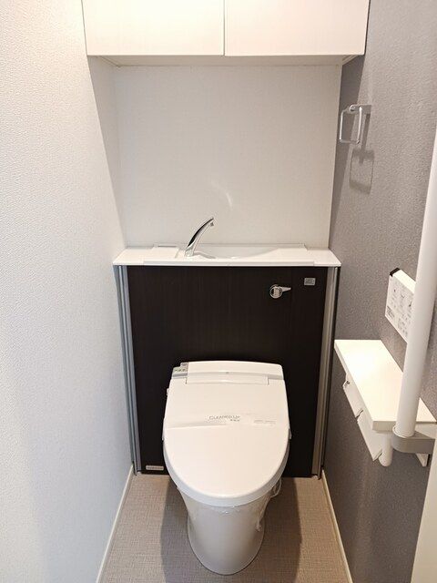 ＪＲ横浜線 古淵駅 徒歩17分 3階建 築4年のトイレ写真