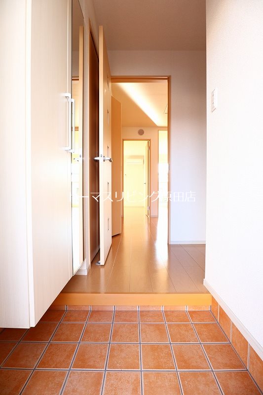 玄関　103号室写真