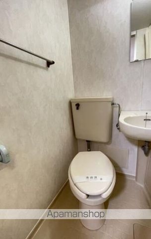 ＪＲ中央線 武蔵境駅 徒歩2分 12階建 築42年のトイレ写真