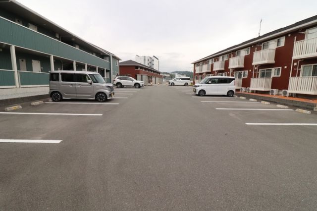 【ロイジェントパークス広野　Ｊの駐車場】