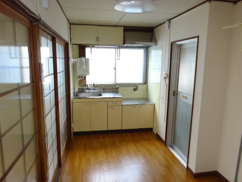 キッチン　窓付き明るいキッチン♪