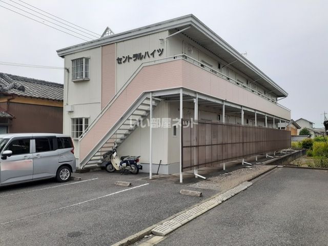 【藤岡セントラルハイツの建物外観】