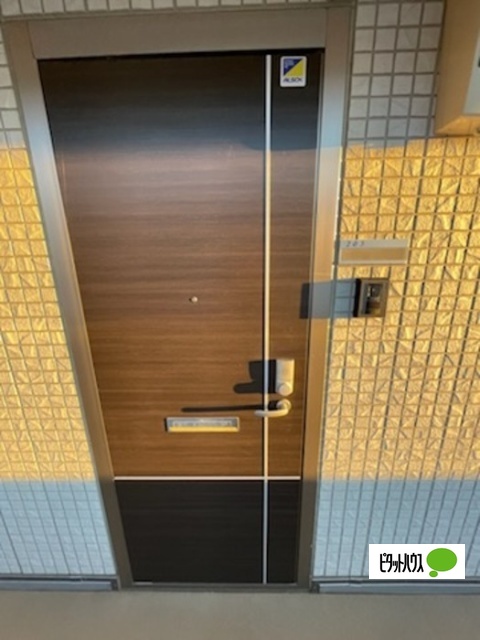 セキュリティ　シャッターついてます。