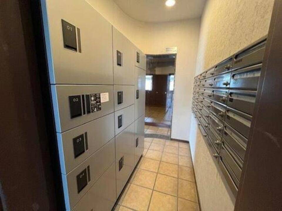 エントランス　宅配ボックス