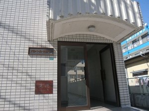 【江戸川区中葛西のマンションのエントランス】