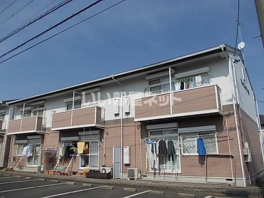 三重郡菰野町大字福村のアパートの建物外観