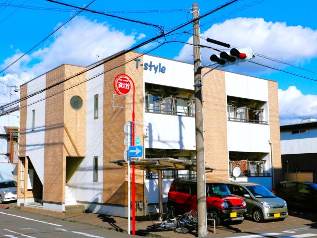 建物外観　落ち着いた雰囲気の外観です