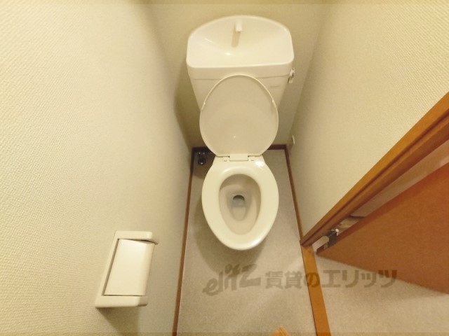 レオパレスサンコート学園前Bのトイレ写真