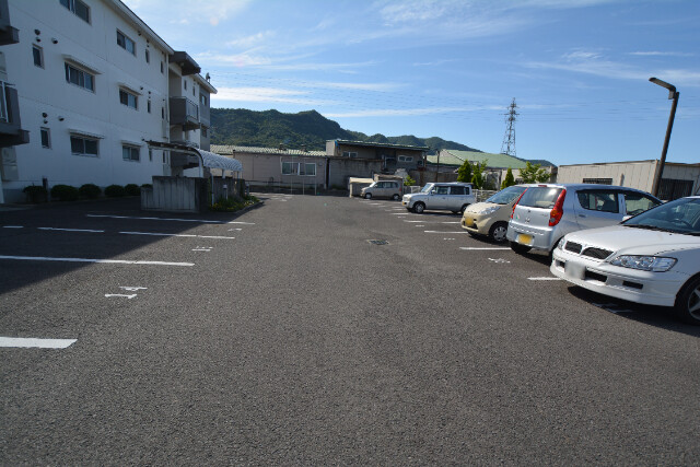 【キョーワハイツ豊中の駐車場】