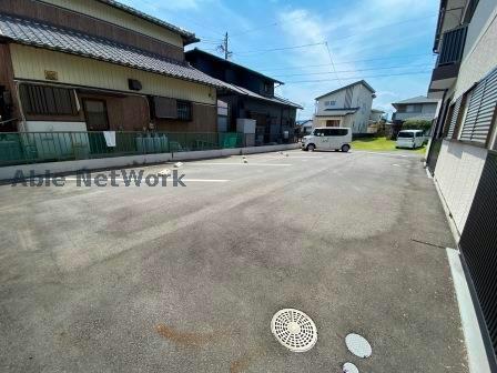 【ダイムコーポ大池IIの駐車場】