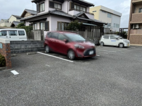 【エクセレント中原の駐車場】