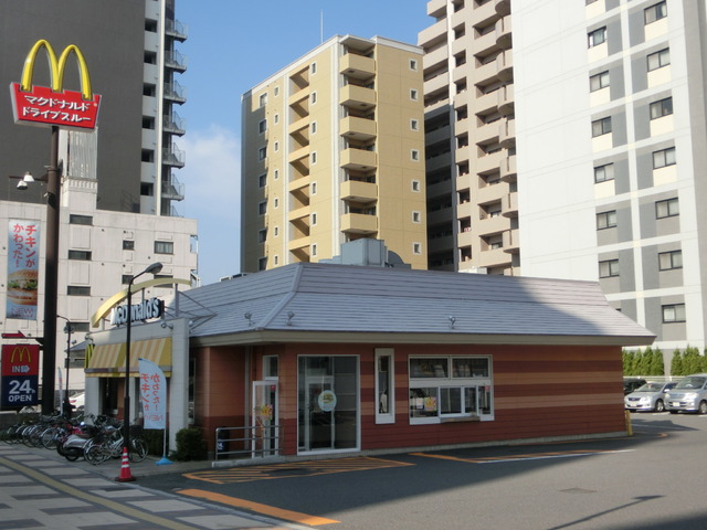 【グラビスコート加古町の飲食店】