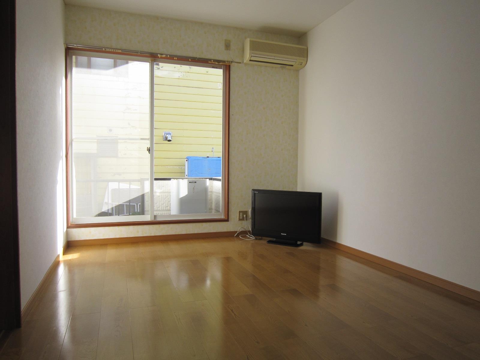 居室・リビング　同タイプの別部屋の写真です