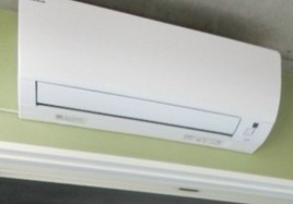 その他　エアコン付き