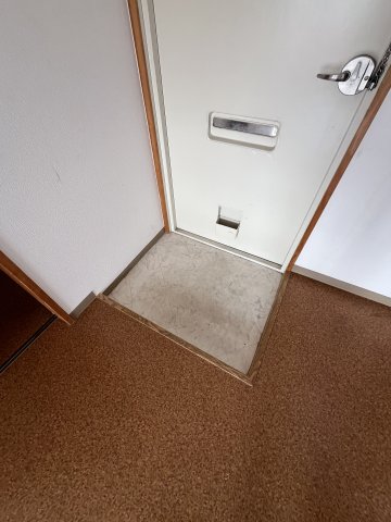 玄関　落ち着いた玄関です