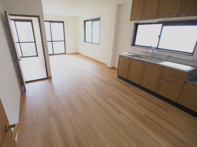 眺望　角部屋の写真です。ご参考にご覧ください。