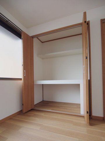 収納　角部屋の写真です。ご参考にご覧ください。