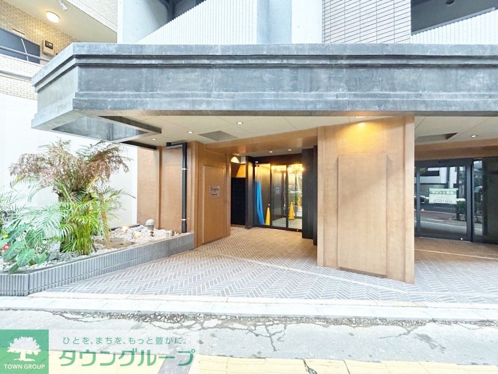 エントランス　部屋探しは株式会社　タウンハウジング　までお気軽にお問合せ…