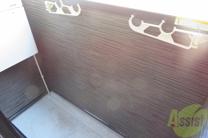 バルコニー　バルコニーは洗濯物もしっかり干せる広さがありますよ。